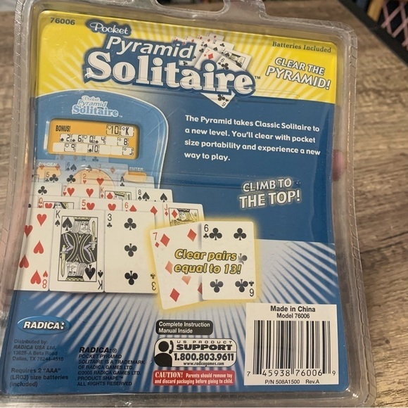 Radica Pocket Pyramid Solitaire Handheld Electronic Game 2005 - Picture 4 of 4